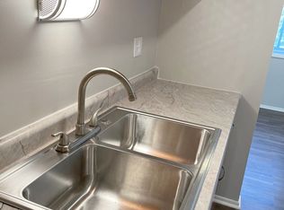 908 Heritage Ct APT 202, Crown Pt, IN 46307