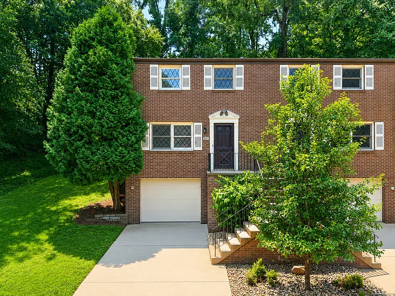 307 Lancers Way — Photo 1