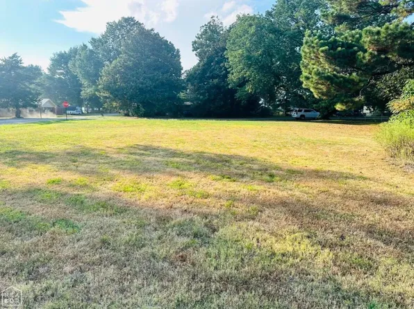 300 McDoniel Rd, Batesville, AR 72501