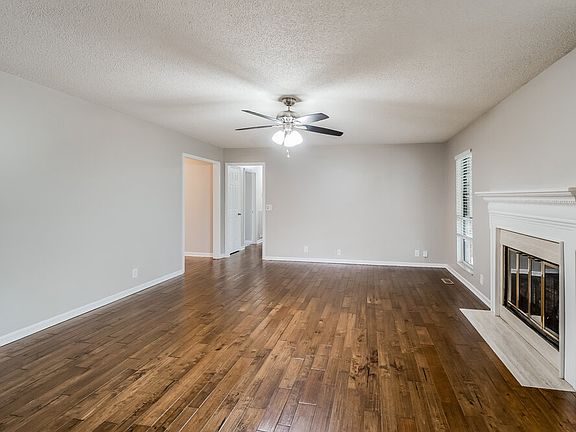 3rd image of 3933 Hillshire Dr