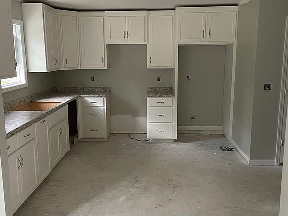 4th image of 1818 Hazel Dr