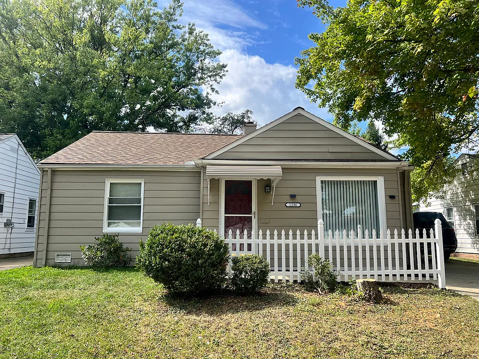 1236 Orchard Heights Dr