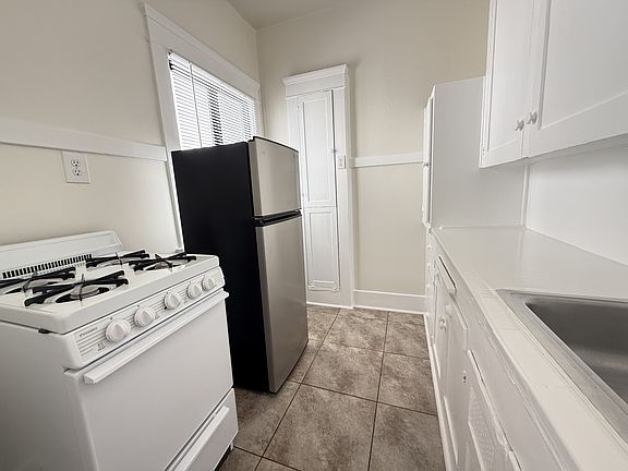 3rd image of 40 Alamitos Ave #11379719