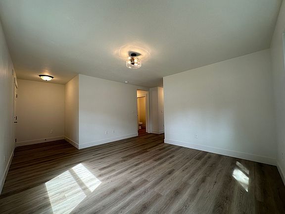 3rd image of 812 2nd St N