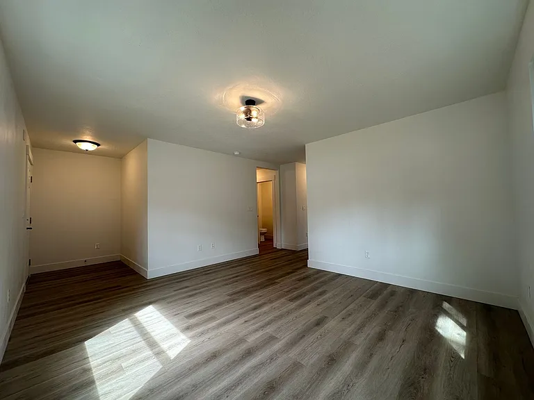 812 2nd St N — Photo 3