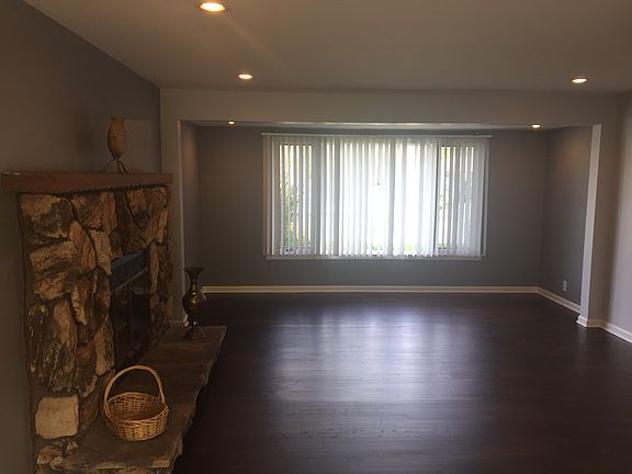 4th image of 915 Kearney Dr