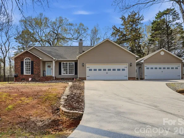 3704 Dakeita Cir, Concord, NC 28025