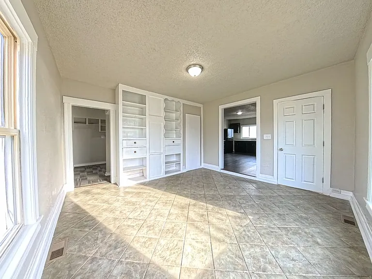 306 W Reed St — Photo 4