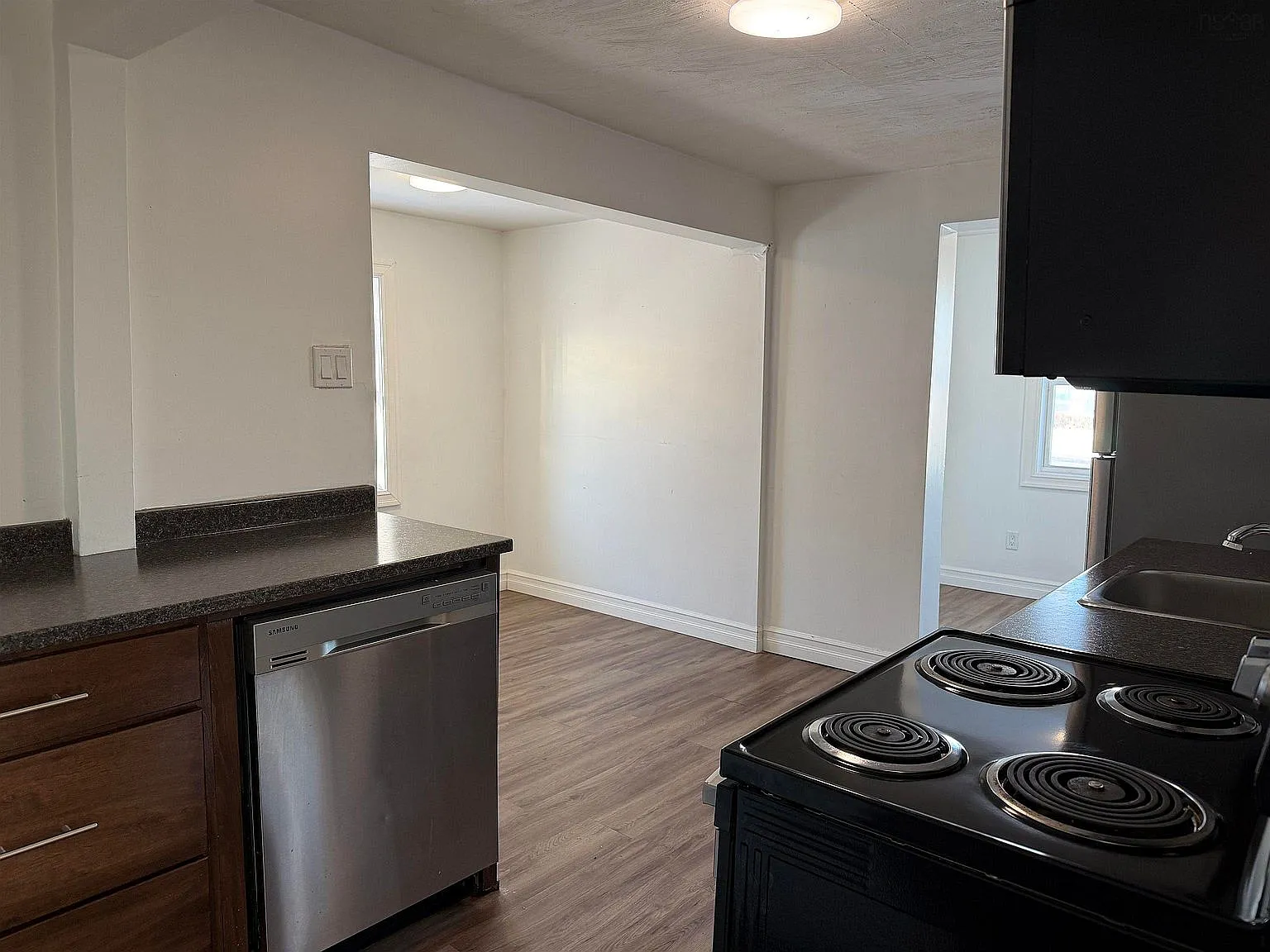 5 Eastwood Ave photo 1