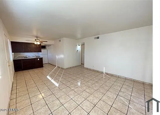 2 bed, 900 sqft, $1,100 — Photo 3