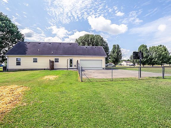 5th image of 110 Ziffell Dr
