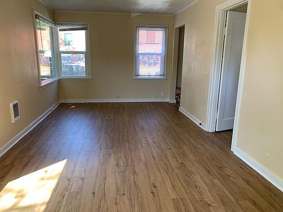 5th image of 1012 NE 42nd St Suite B