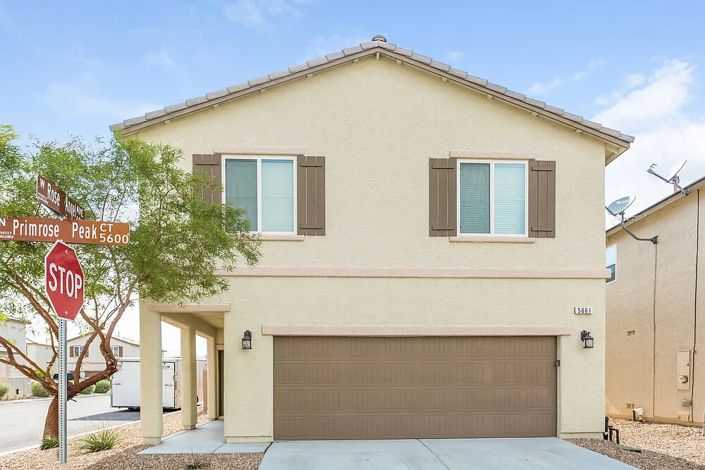 3 bed, 2.5 bath, 1596 sqft, $2,040 — Photo 1