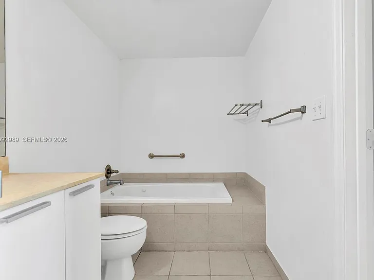 140 S Dixie Hwy #403 — Photo 18