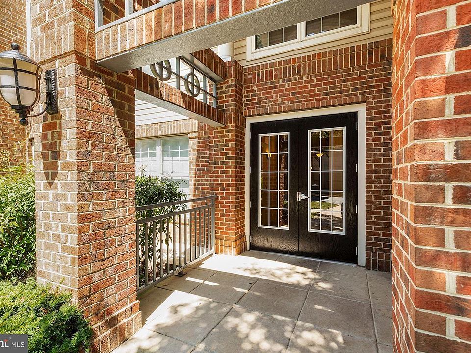 1st image of 3015 Nicosh Cir Unit 2405