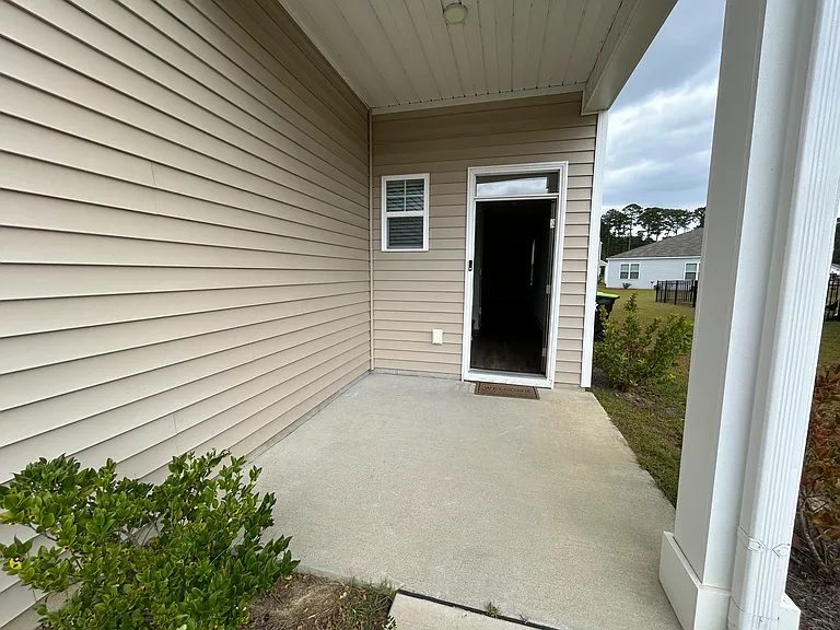 324 Vaccaro Dr — Photo 3