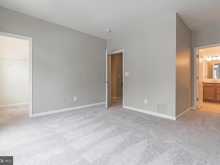 4884 Dane Ridge Cir — Photo 10
