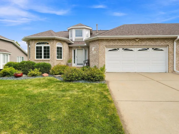 2820 Linden Dr, New Brighton, MN 55112