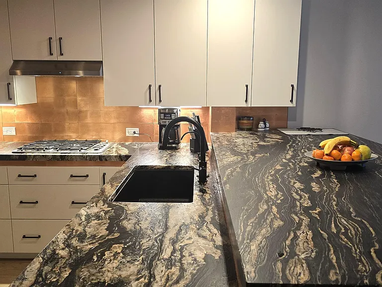 325 7th Ave #1301 — Photo 5