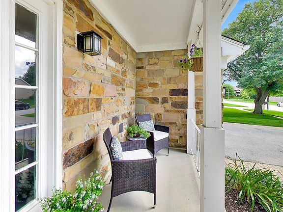 3rd image of 3560 Gatewood Ln