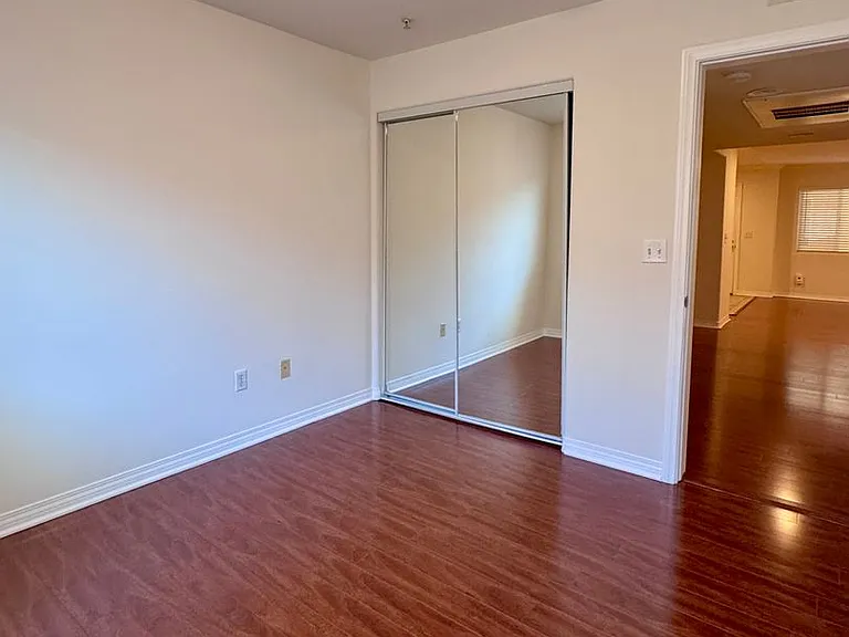 13525 Vanowen St #103 — Photo 20