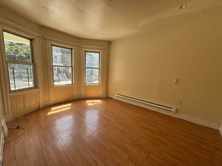 130 Highland Ave #1 — Photo 4