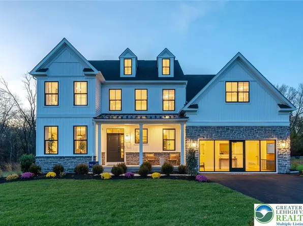 5399 Red Oak Dr, Upper Saucon Township, PA 18036