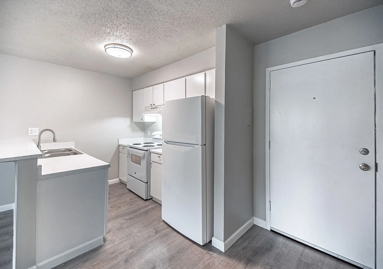 Freshly Renovated 1-Bedroom | Affordable Living + Modern Finishes | Move In Now + Save First Mont... — Photo 3