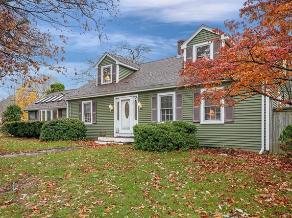 8 N Walker St, Taunton, MA 02780