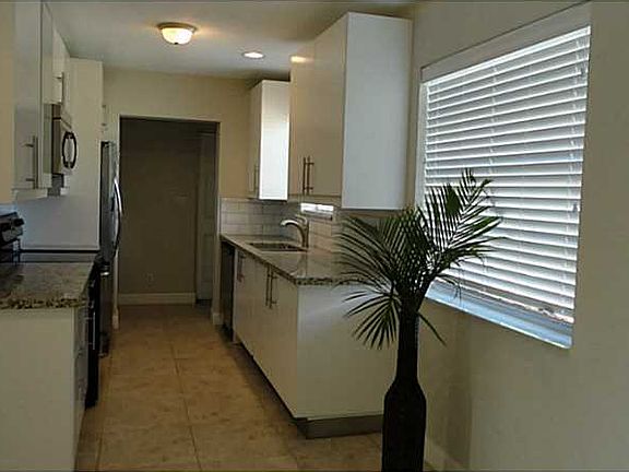 3rd image of 1305 SE 1st Ter