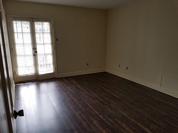 3rd image of 2326 Short St