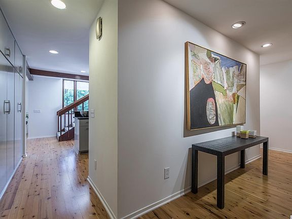 4th image of 218 Manzanita Ave