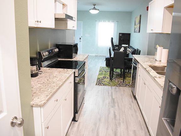4th image of 1905 Banita St #202