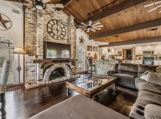602 Rolling Hills Rd, Huntsville, TX 77340