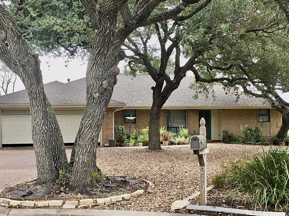 1st image of 213 Marion Dr