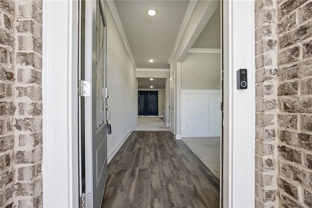 5 bed, 3.0 bath, 2742 sqft, $2,750 — Photo 3