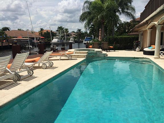 4th image of 950 Hyacinth Dr