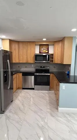 9 SE 10th Ct — Photo 1