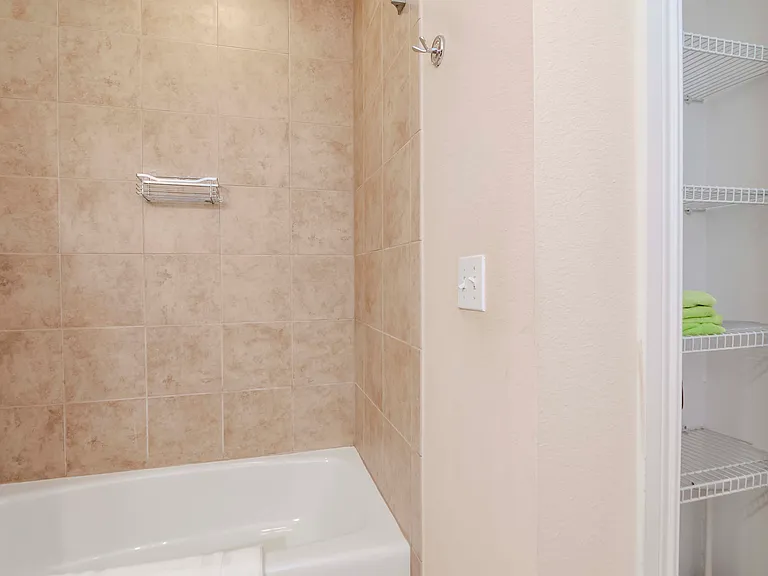 13941 Clubhouse Dr — Photo 28