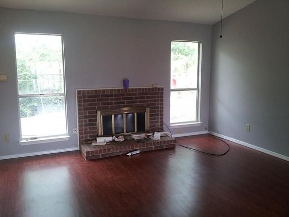 2nd image of 803 Woodrock Dr