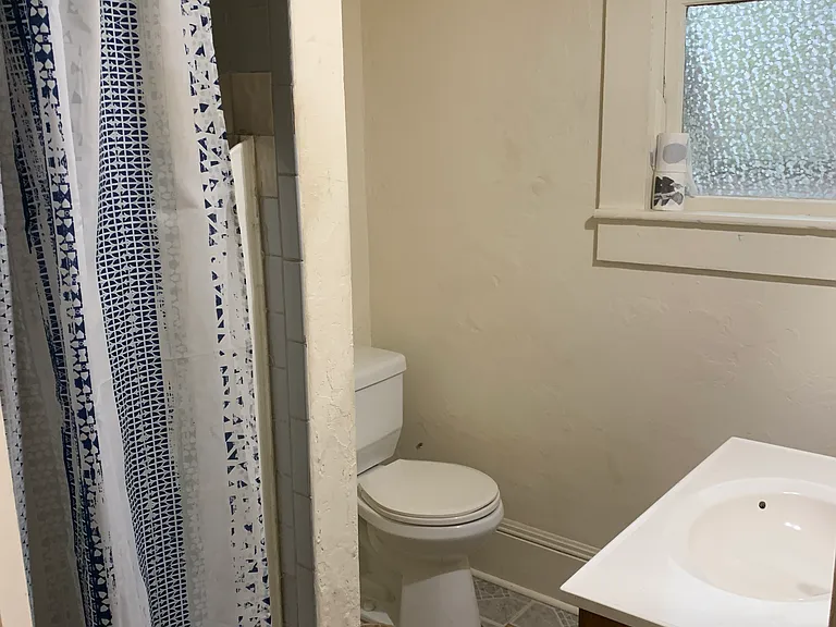 238 SW 2nd Pl #B — Photo 18