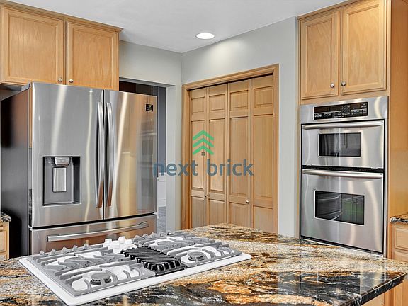 5th image of 1413 233rd Ave NE