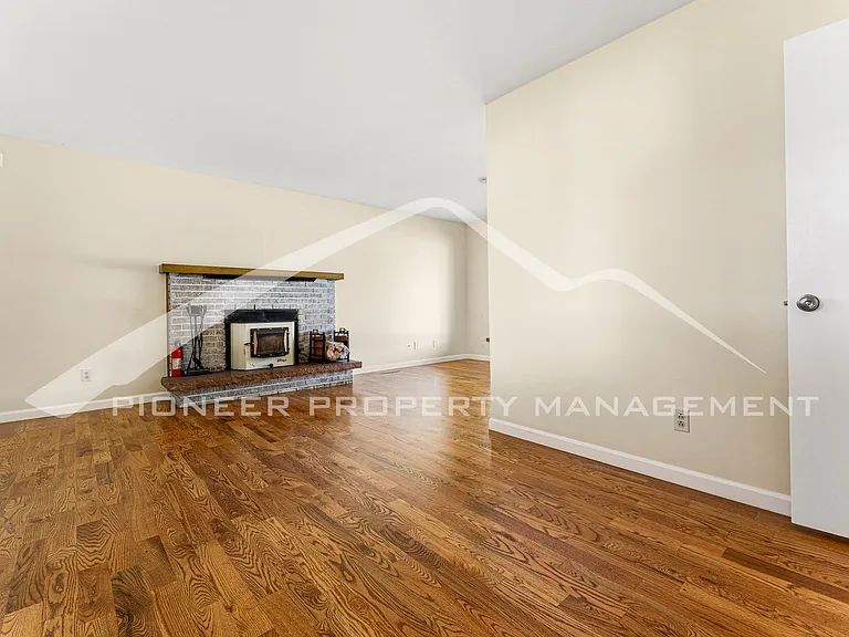 5095 Clay St — Photo 9