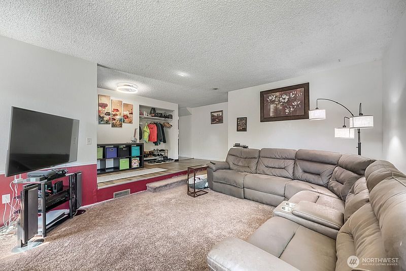 4th image of 1905 20th Street NE