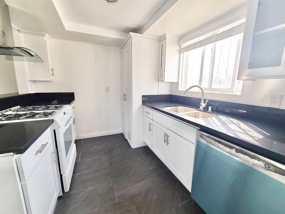 1st image of 740 S Harvard Blvd #105