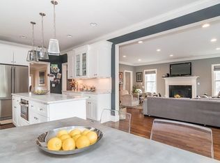 27 Hunnewell St, Wellesley, MA 02481