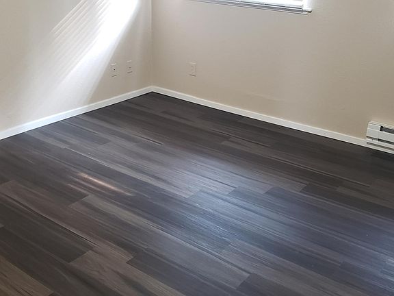4th image of 923 E Marine View Dr #D