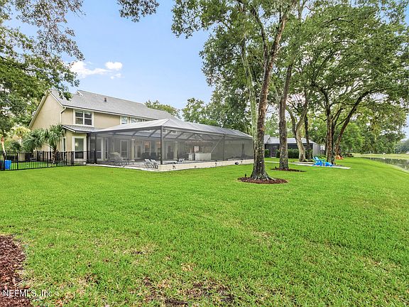 5th image of 308 W KARI Court