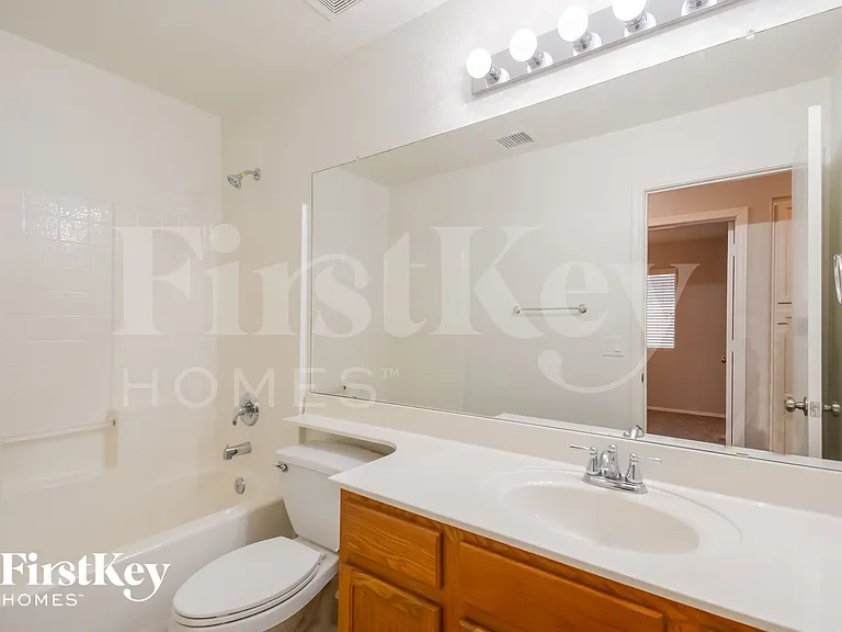 13414 W Port Royale Ln — Photo 13