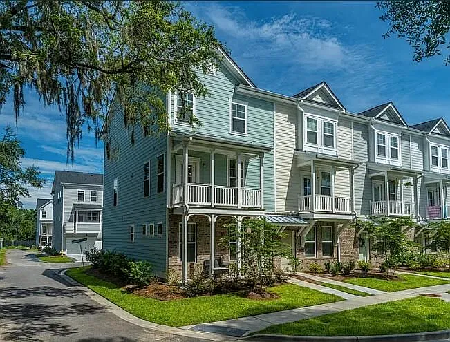 4 bed, 3.5 bath, 1992 sqft, $3,750 — Photo 1